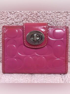 Coach Y2K Pink Patent Leather Signature C Embossed Silver Turnlock Medium Wallet